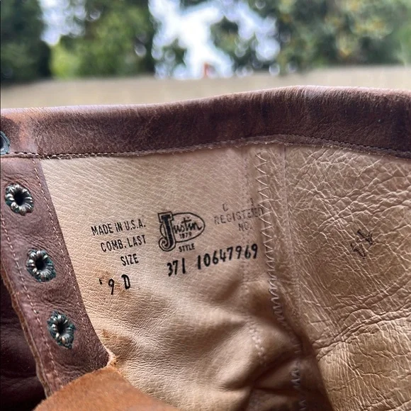 Justin Boots Brown Leather Rugged Ankle Boots - Picture 2 of 4